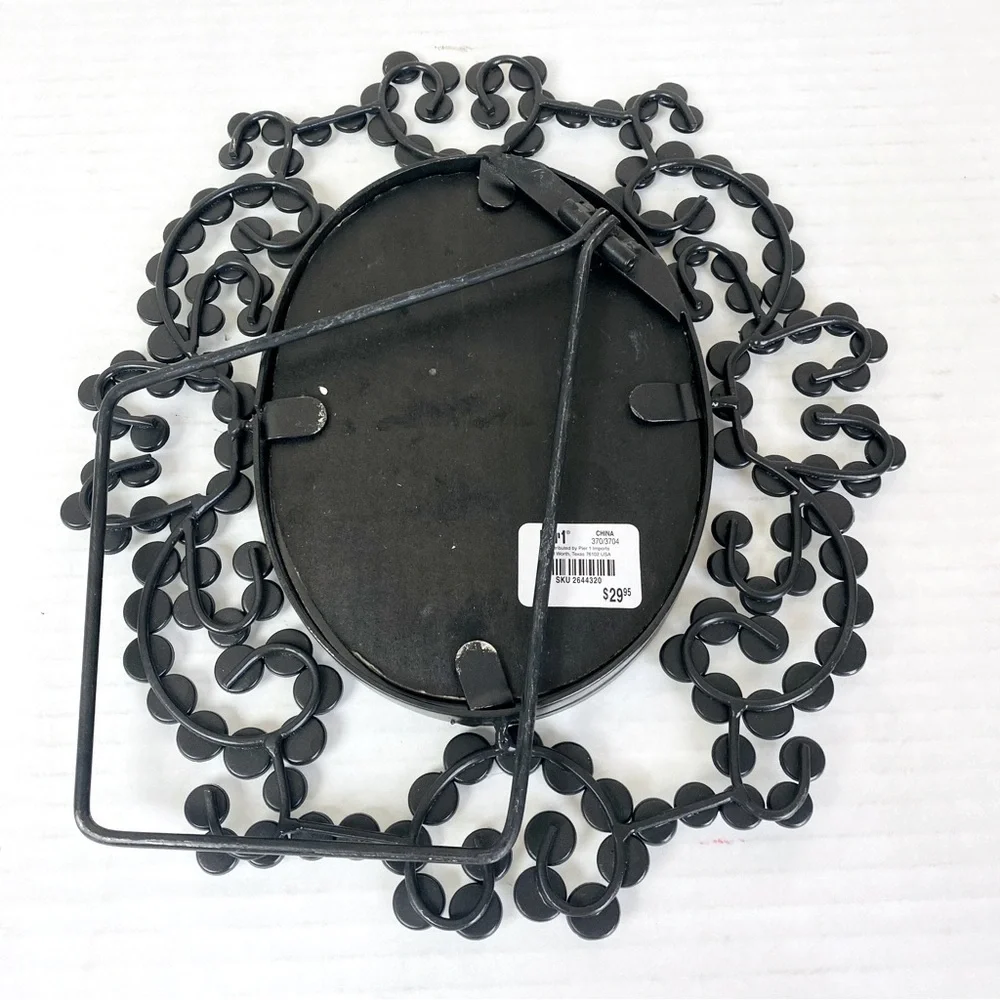Pier 1 Dazzle Oval Frame 5” x 7”